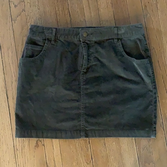 🌈 3/$20 URBAN Outfitters BDG brown corduroy mini skirt - Picture 2 of 7